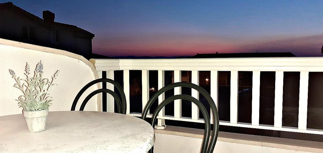 Apartments Villa Bonaca Baška Voda Habitación foto
